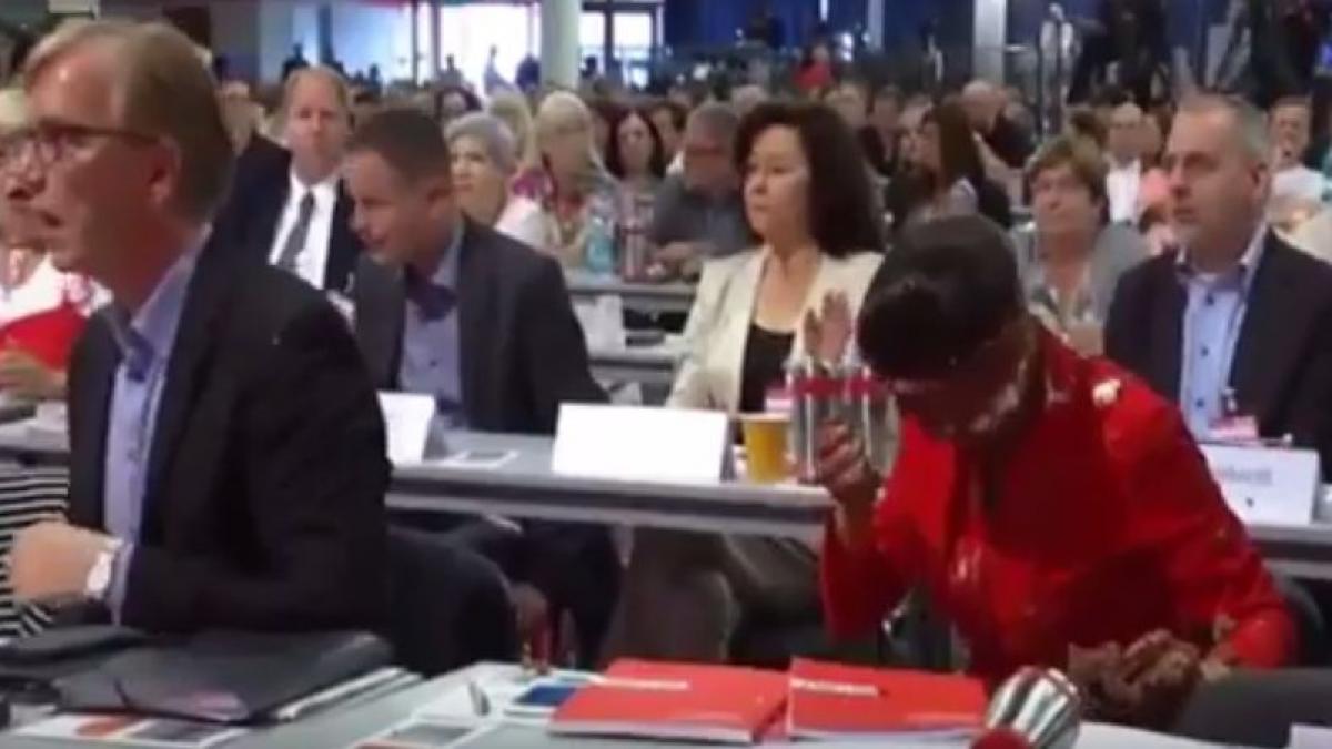 pedeapsa politician german politica sa anti imigratie colegii au sarit sa o ajute