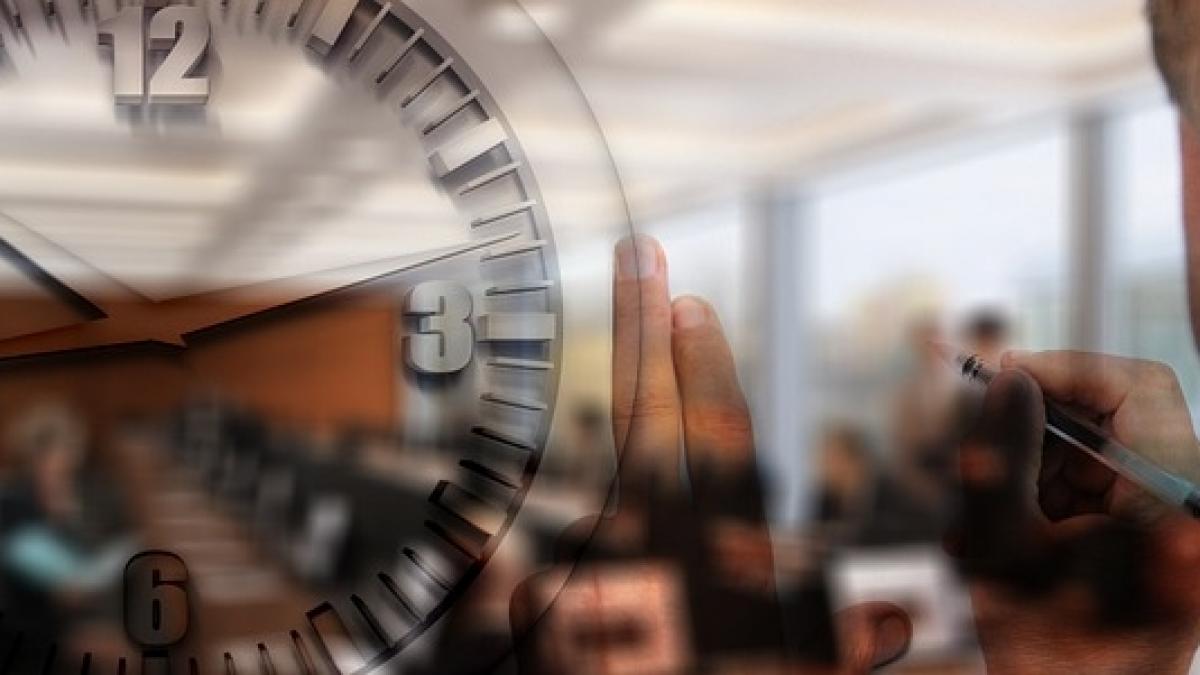 banca din europa care ii obliga pe angajati sa isi ia liber vineri seara