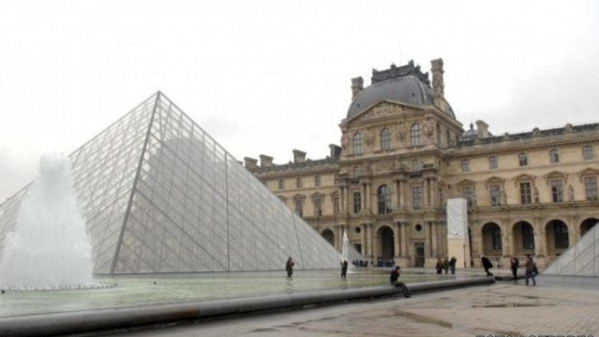 lucrari opere arta luvru inundatii