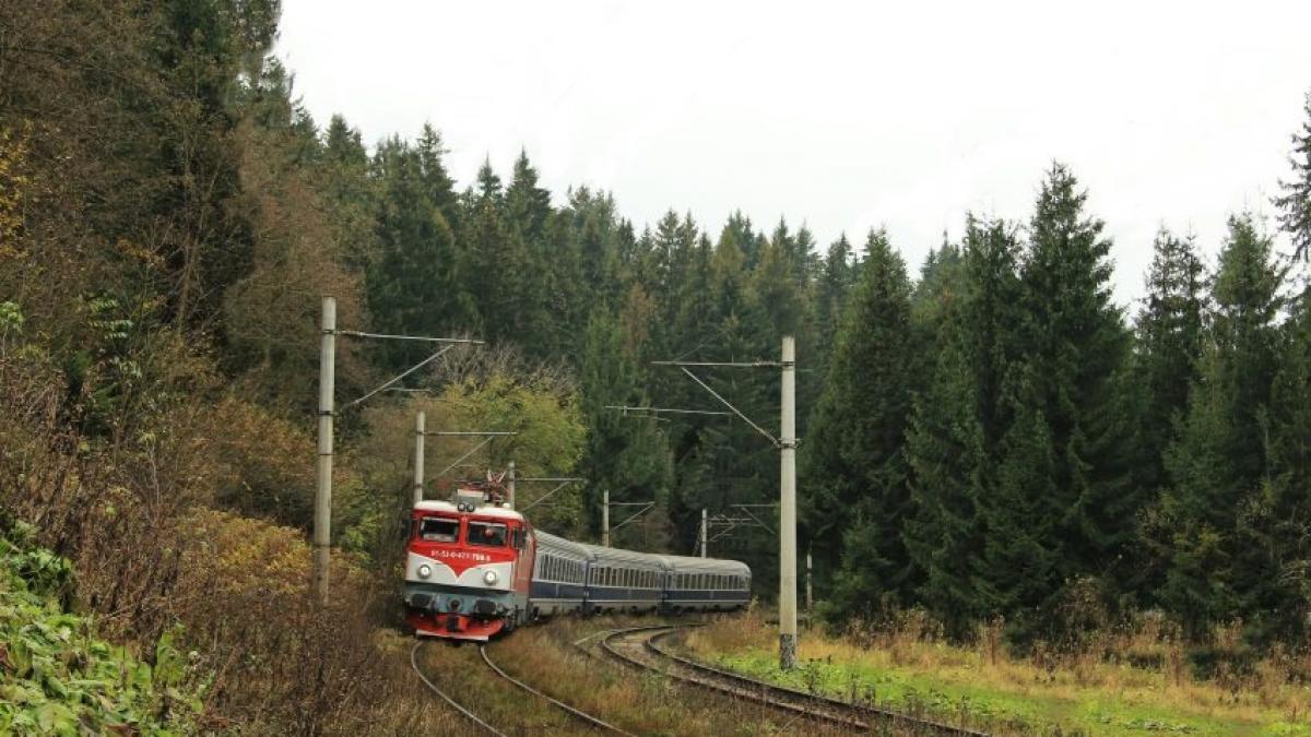 cfr calatori zece trenuri anulate din cauza ploilor abundente