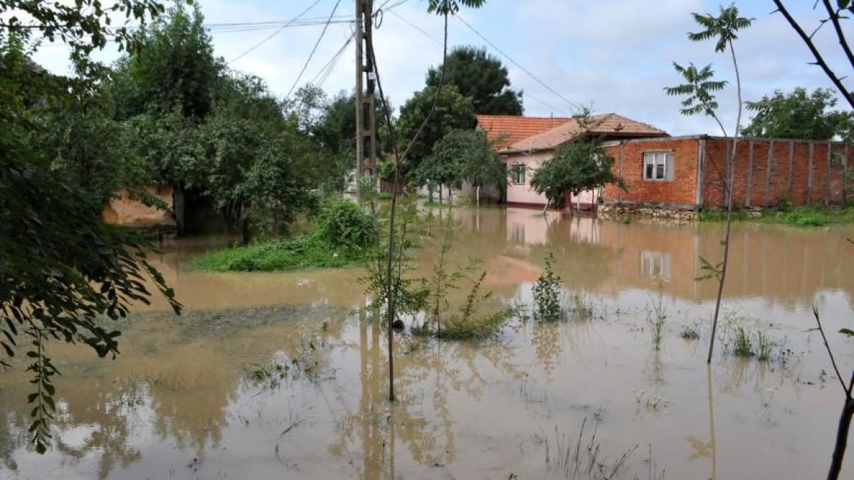 inundatii devastatoare drumuri rupte de viituri