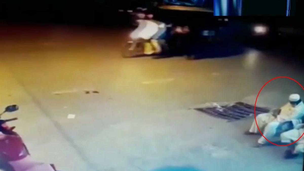 reactia neasteptata a unui batran la scena socanta in care un kamikaze se arunca in aer