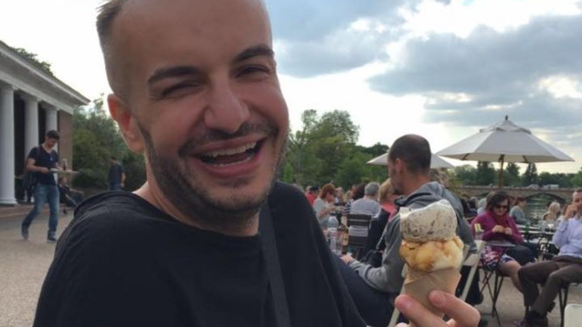 designerul gay razvan ciobanu nu mi doresc sa vad in biserica barbati in rochie de miresa