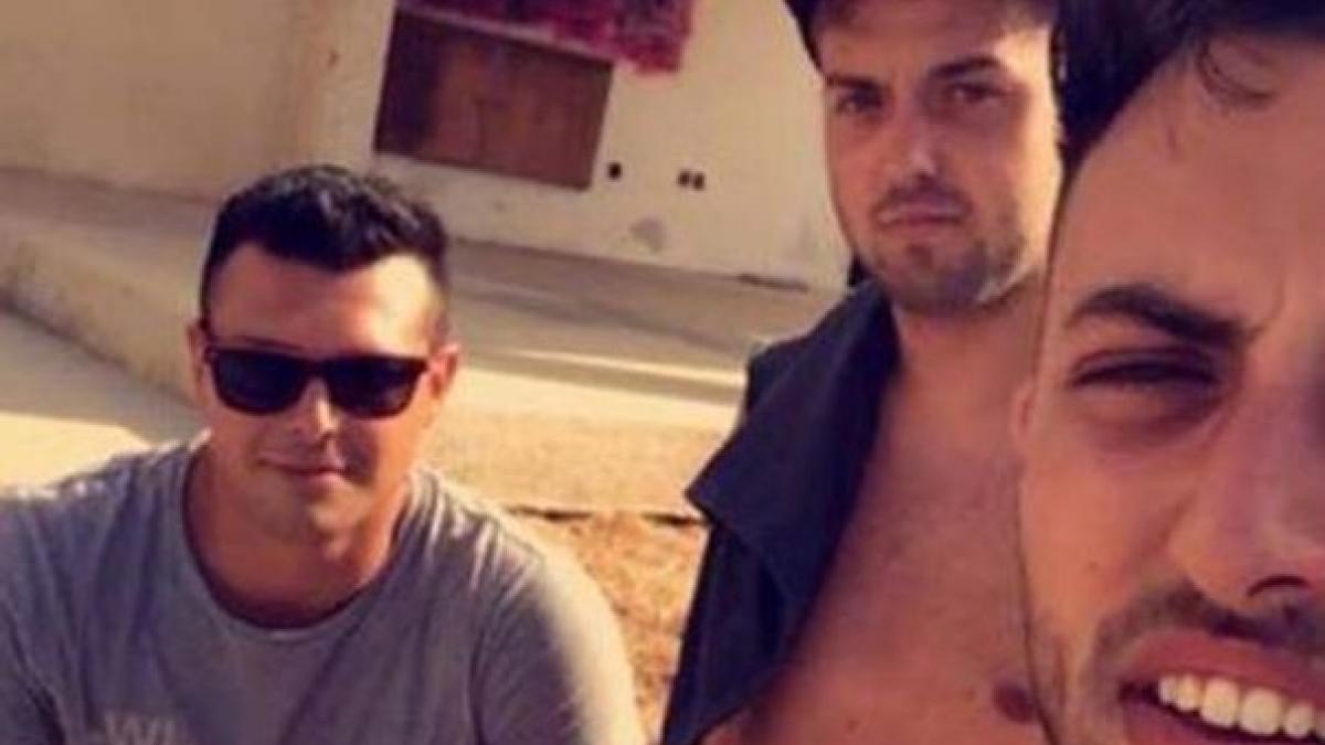 dupa o noapte de betie trei britanici s au trezit in siria