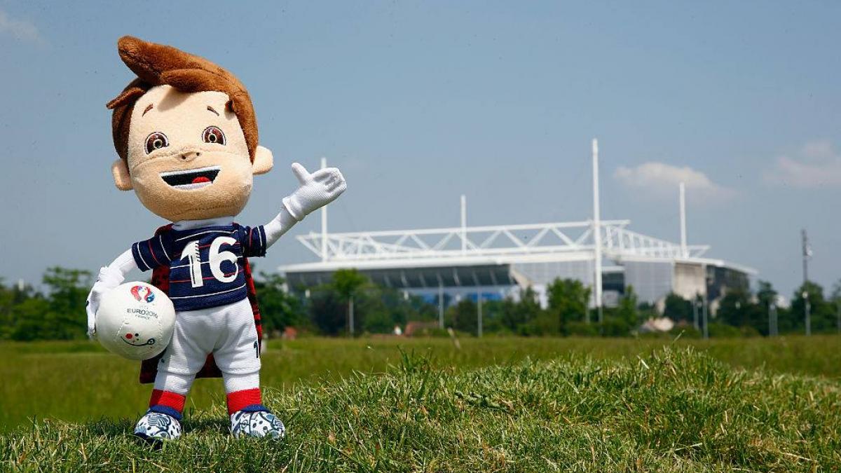 mascota euro 2016 super victor jucarie sexuala