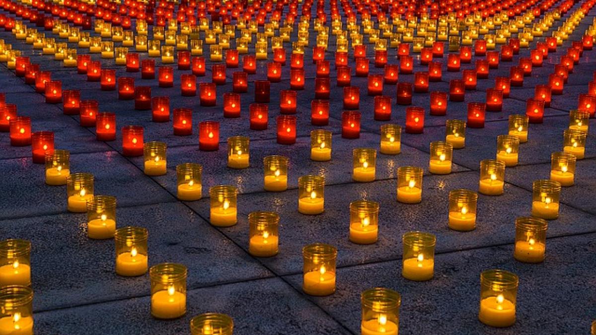 doi rusi arestati in timp ce omagiau victimele din orlando la ambasada sua