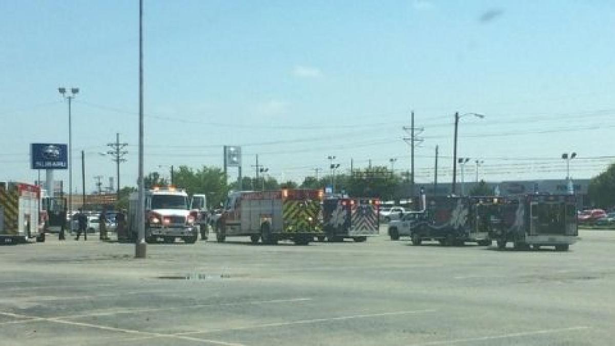 luare de ostatici intr un supermarket din texas cel putin un barbat inarmat a intrat in cladire