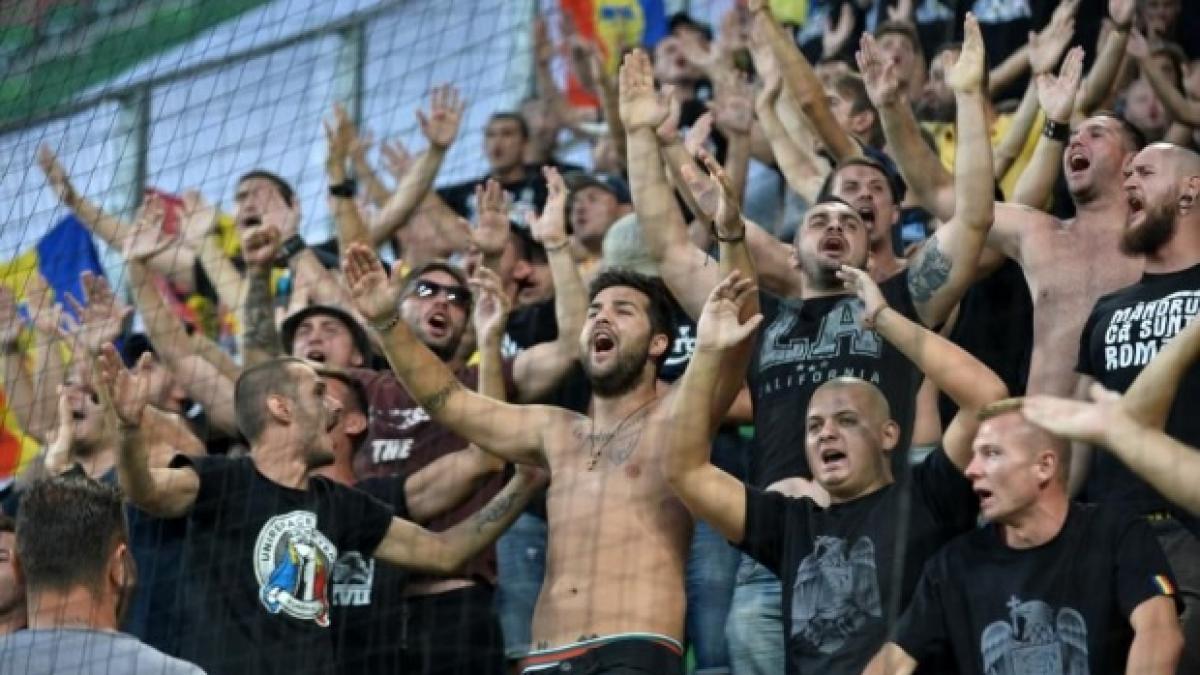 parada fani romani tricolori franta