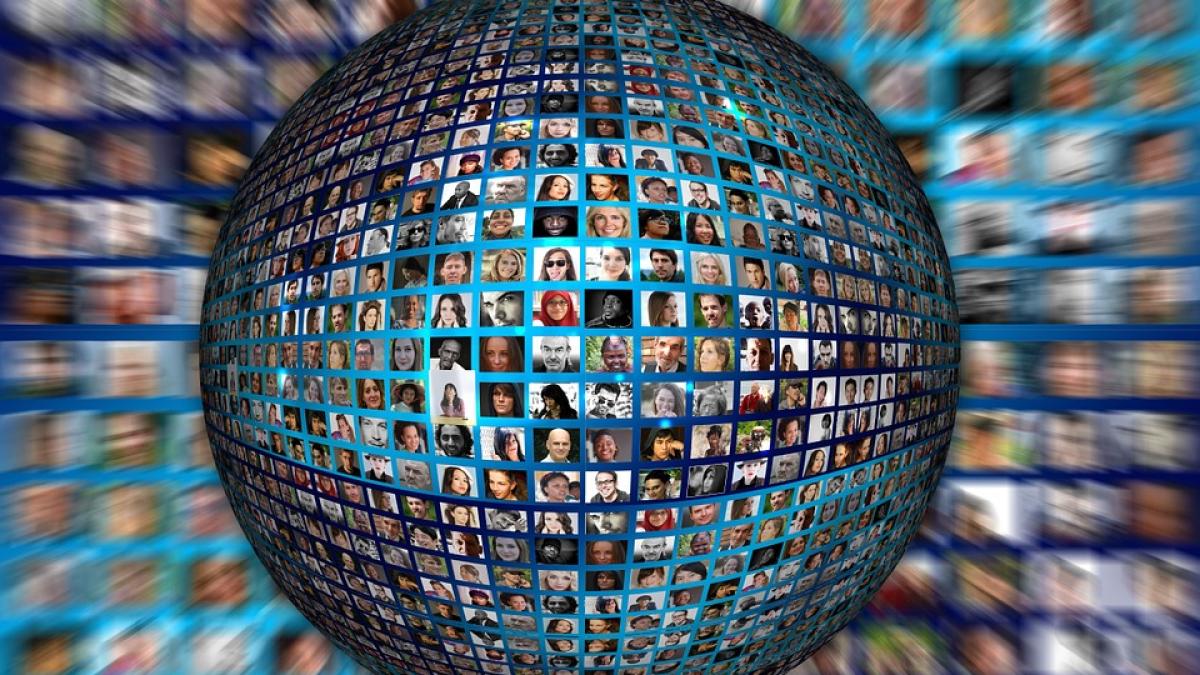 anuntul facebook teroristul franta a transmis live crimele din locuinta politistului