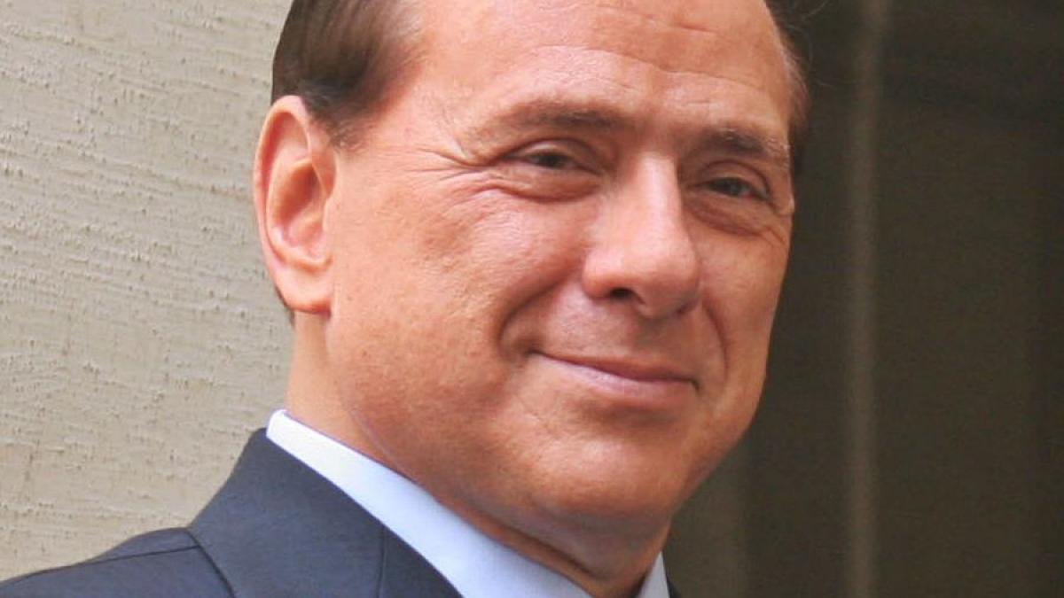 berlusconi glume blonda operatie cord