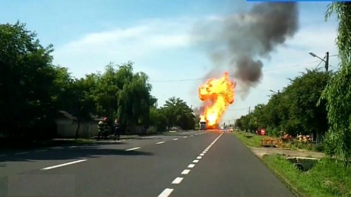 noi imagini spectaculoase cu exploziile de la mihailesti