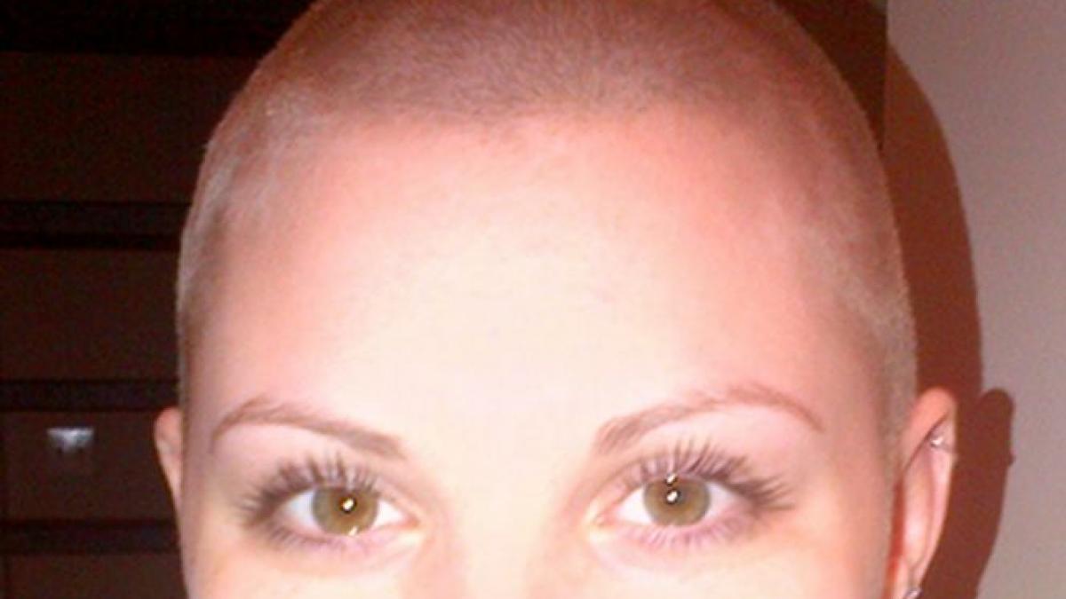 a venit rasa pe cap la munca