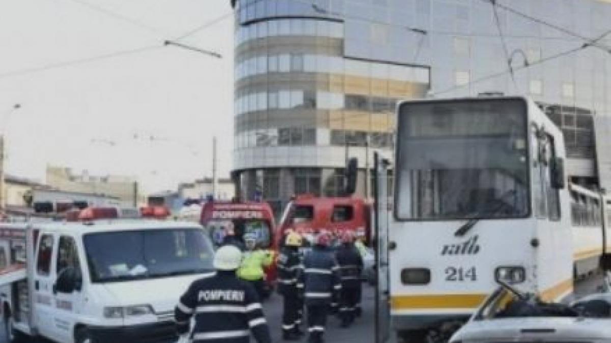 accident in bucuresti linia tramvaiului 32 blocata
