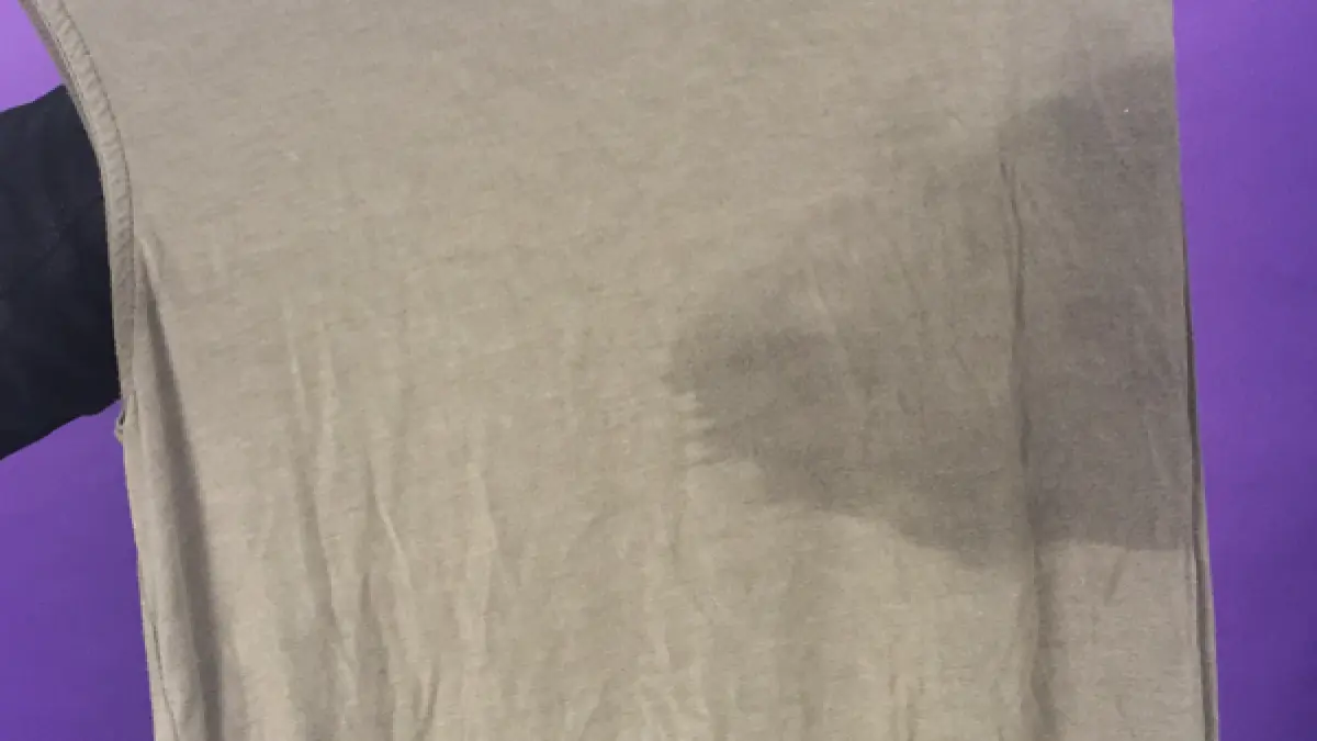 i au aparut pete de ulei pe tricou din senin nu o sa ti vina sa crezi i se ascundea in sutien