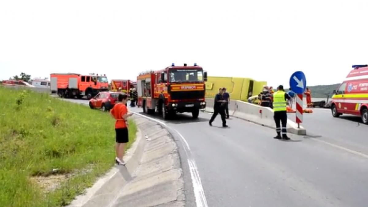 persoanele care au murit in microbuzul groazei de la iasi un profesor cu doi copii minori si un
