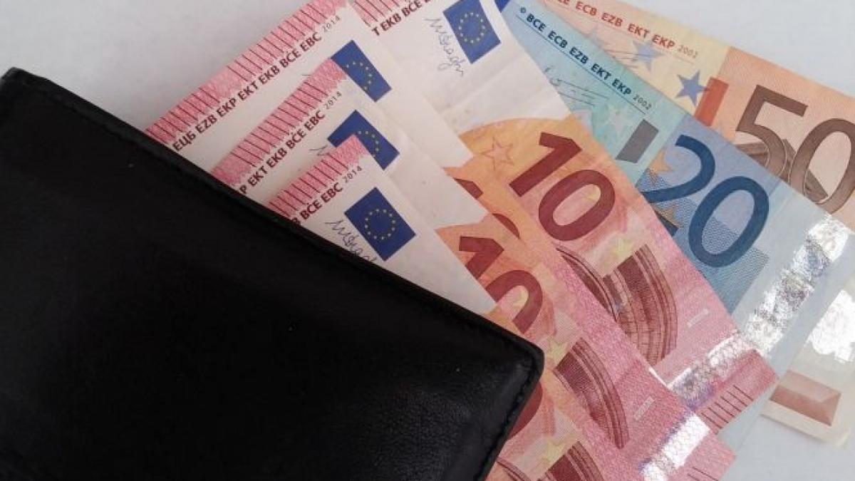 un american in stare de ebrietate a lasat la restaurant un bacsis de 1 000 de dolari