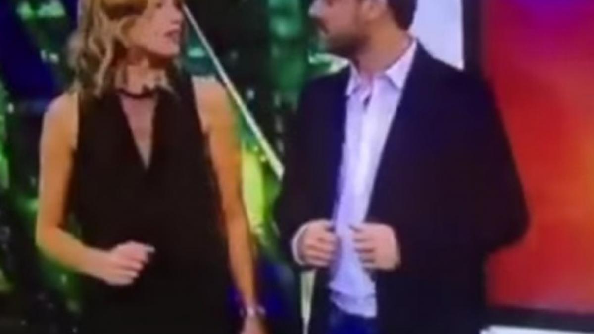 gafa uriasa in direct o prezentatoare si a aratat lenjeria intima la tv video