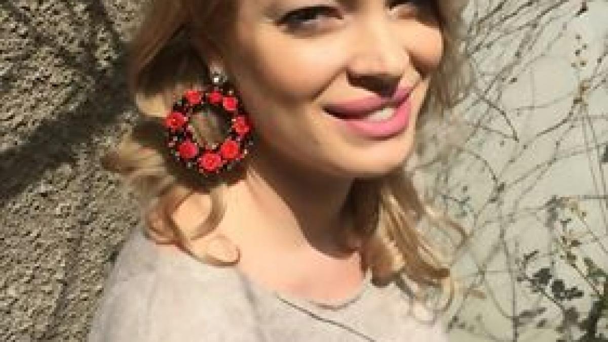 valentina pelinel si a uimit admiratorii cum poate sa arate la nici doua saptamani de cand a nascut