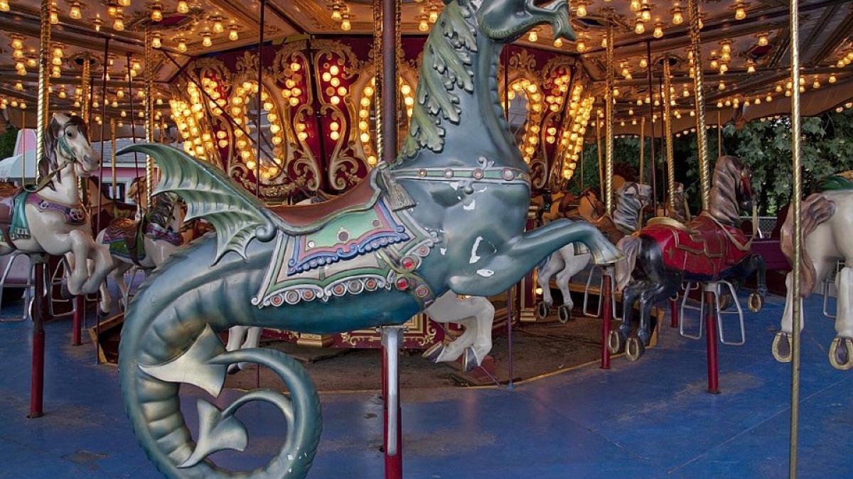 accident la carusel o mamica si fiul sau la spital dupa o defectiune tehnica