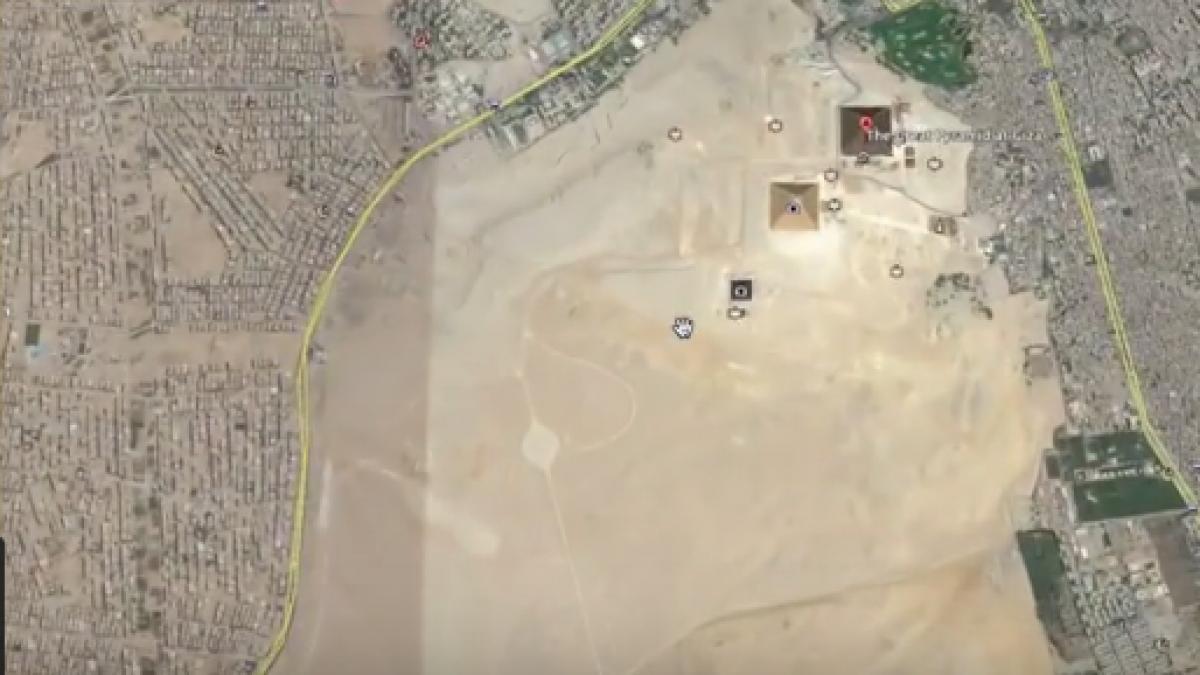 ce se vede pe google earth langa marea piramida din giza este inexplicabil foto
