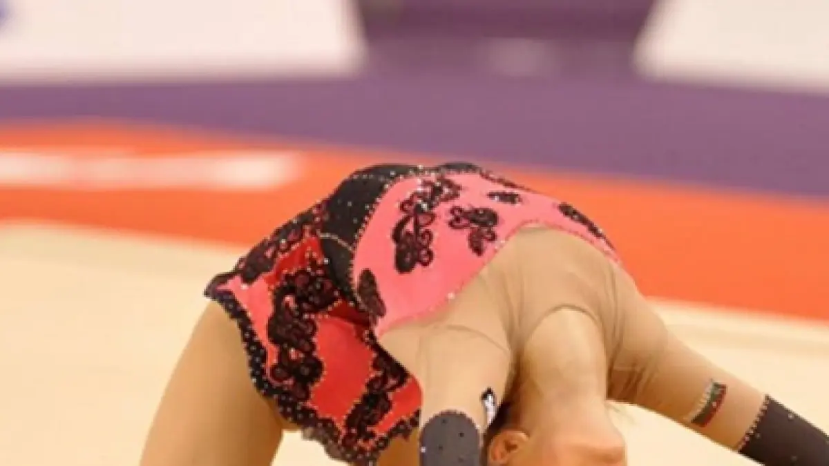 drama in sport o gimnasta s a aruncat de la etajul 6 motivul este incredibil