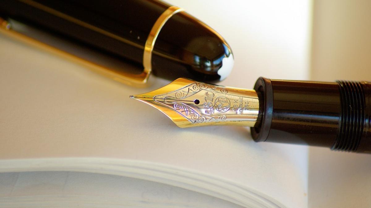 geniu scriitor ebu poveste colceag