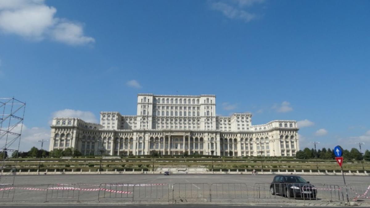 senatorii si deputatii ce si au angajat rudele la birourile parlamentare pana in 2013 nu pot fi