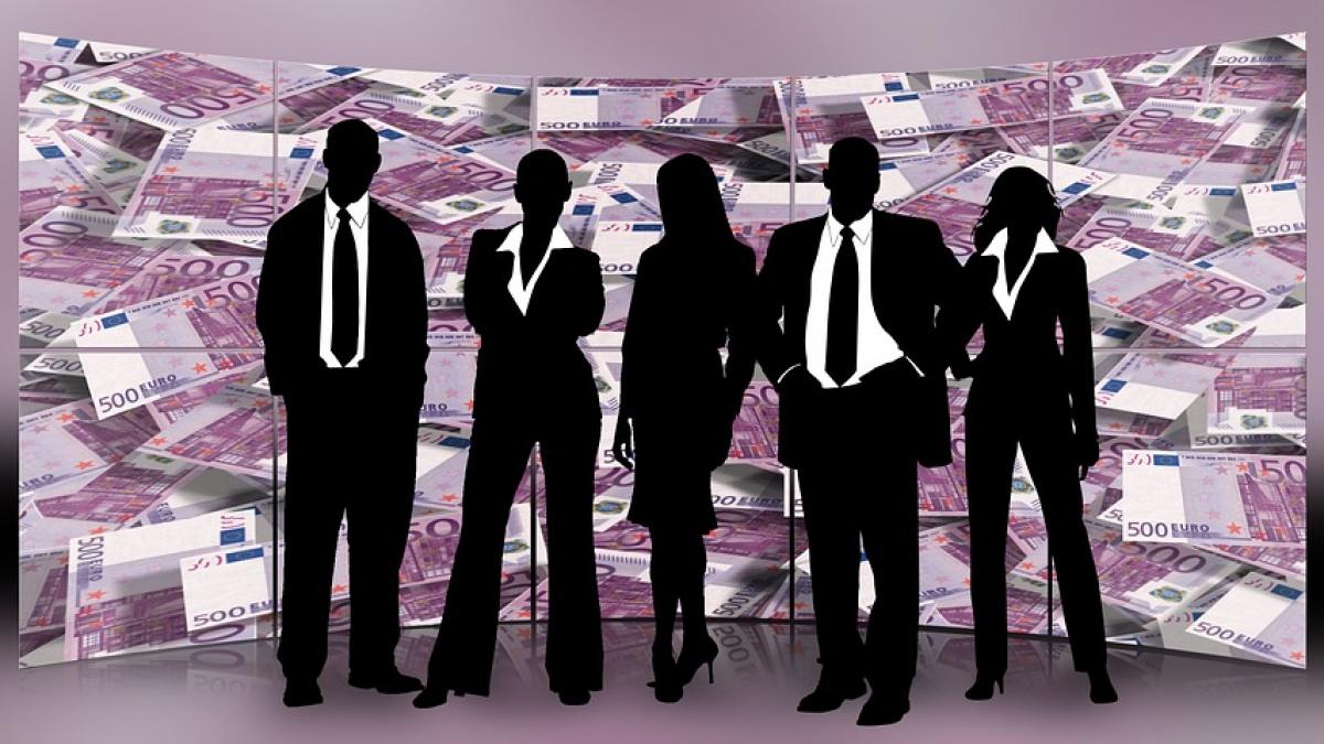 sinteza zilei bani furati din romania