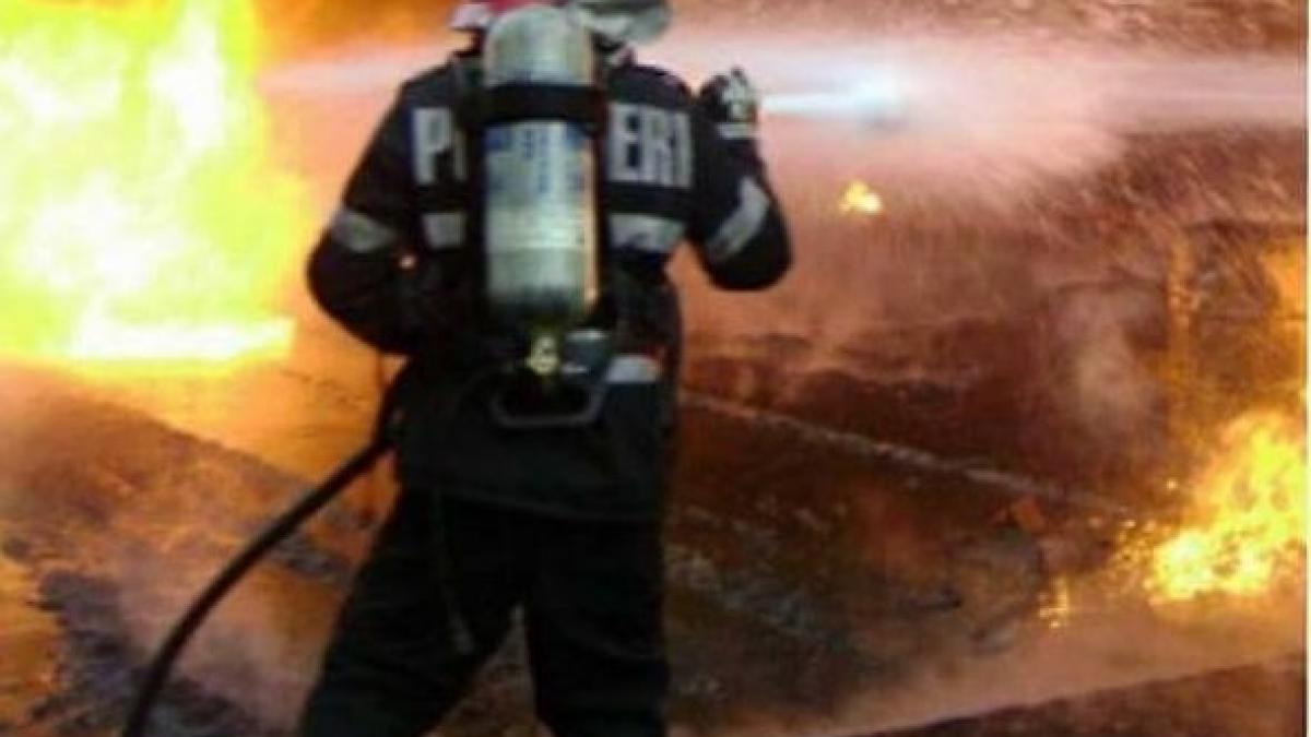 microbuz cu calatori in flacari