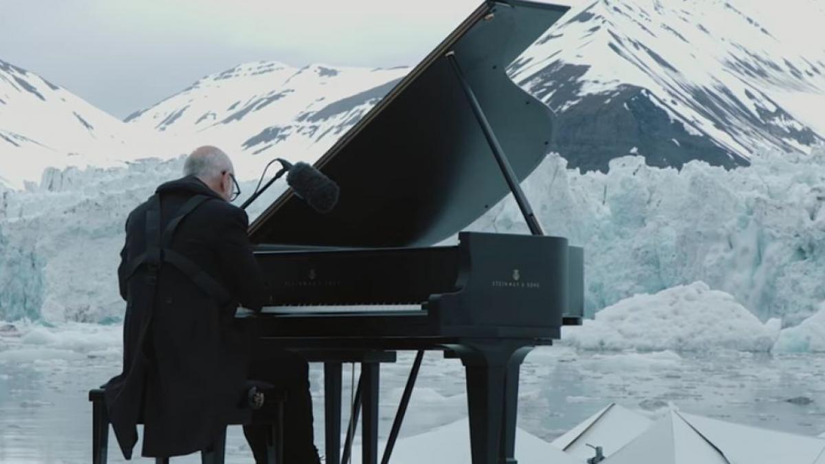 pianist celebru recital printre sloiurile de gheata din oceanul arctic video