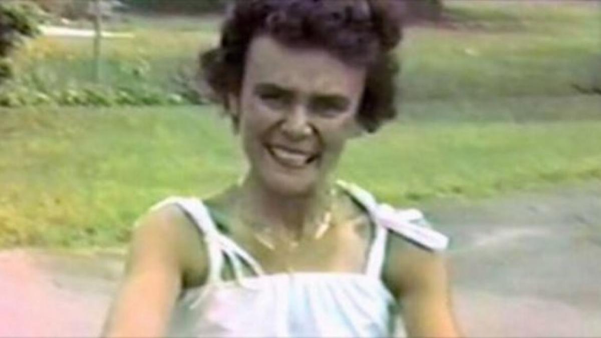 aceasta femeie a fost tratata oribil de fiul ei dupa ce a murit s a intamplat ceva ciudat