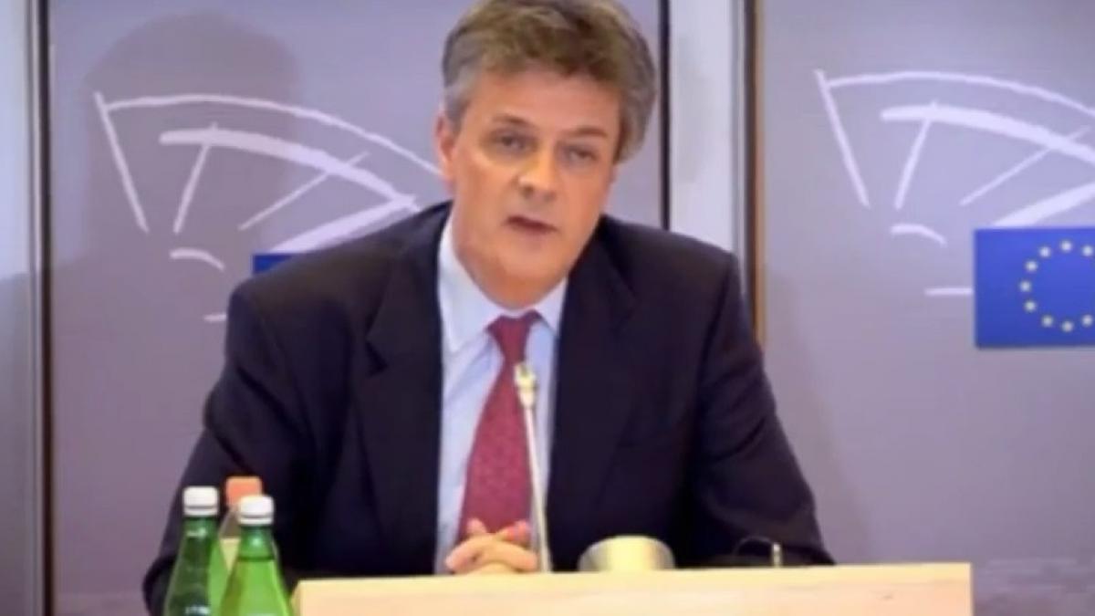 brexit comisarul european din partea marii britanii lordul hill isi anunta demisia