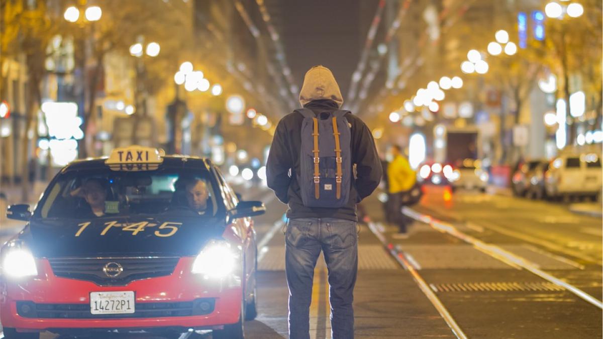 taxi furat din centrul bucurestiului