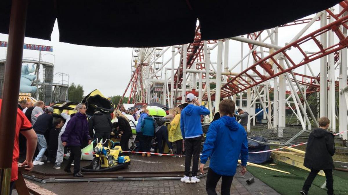 accident intr un parc de distractii din marea britanie un rollercoaster s a prabusit