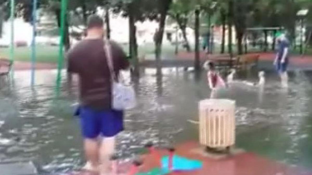 parc reabilitat inundatii ploaie