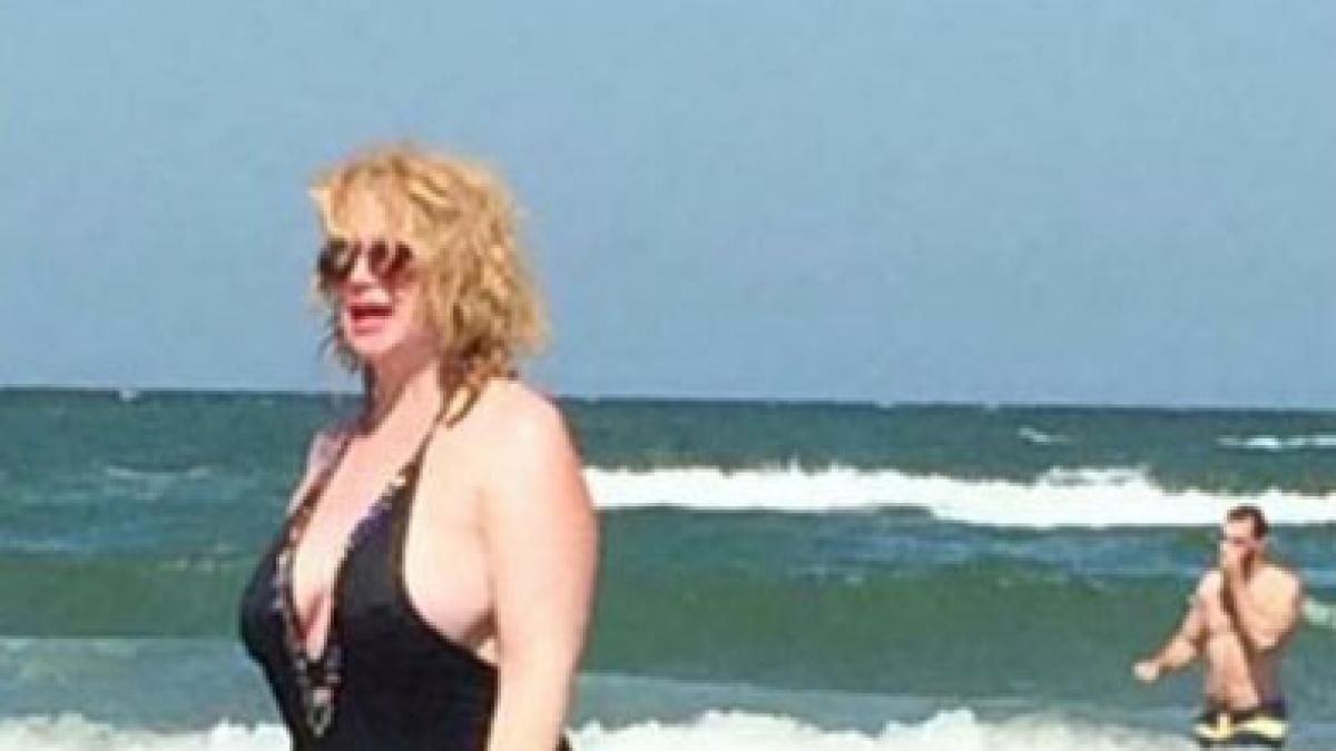 oana lis de nerecunoscut la mamaia cum arata in costum de baie