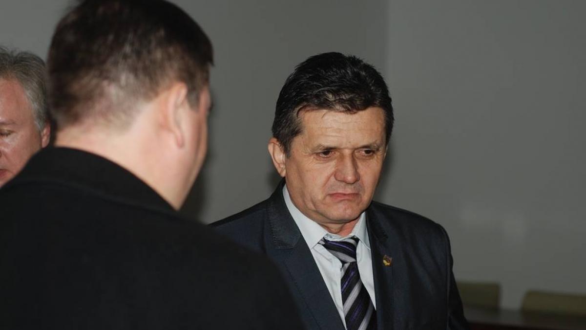 senatorul unpr care si a transformat biroul din casa poporului in dormitor ce explicatii a dat