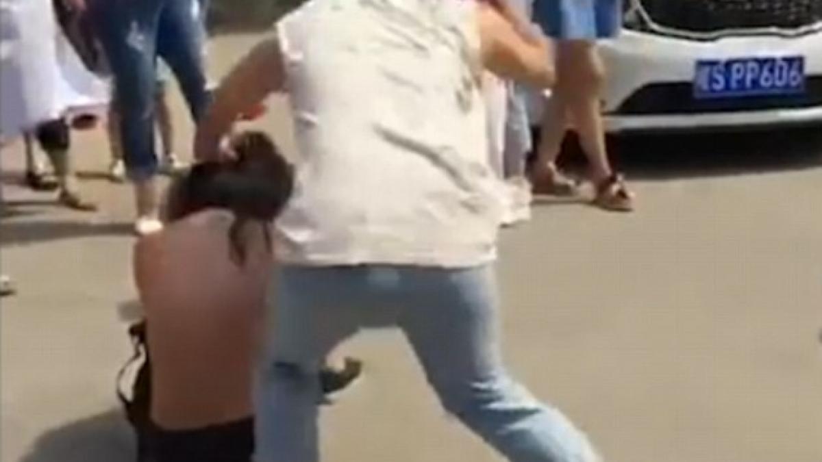 ce a facut o sotie cand a prins o pe amanta sotului ei scenele socante s au petrecut in mijlocul