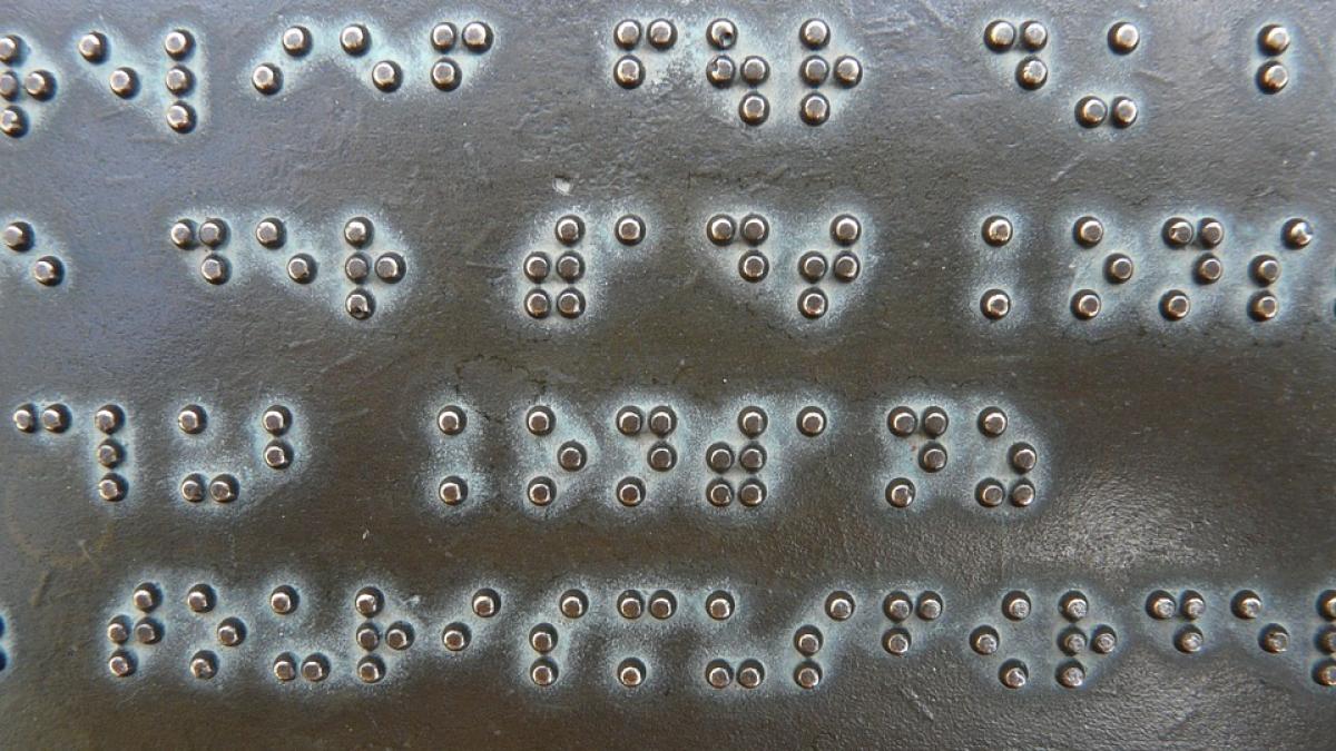 bacalaureat 2016 patru elevi din iasi sustin probele scrise in limbajul braille