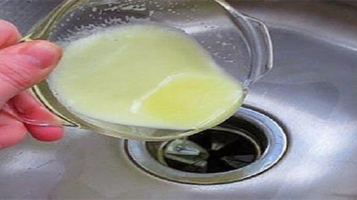 a pus asta in chiuveta si a scapat de mirosurile neplacute din chiuveta si din scurgere care e