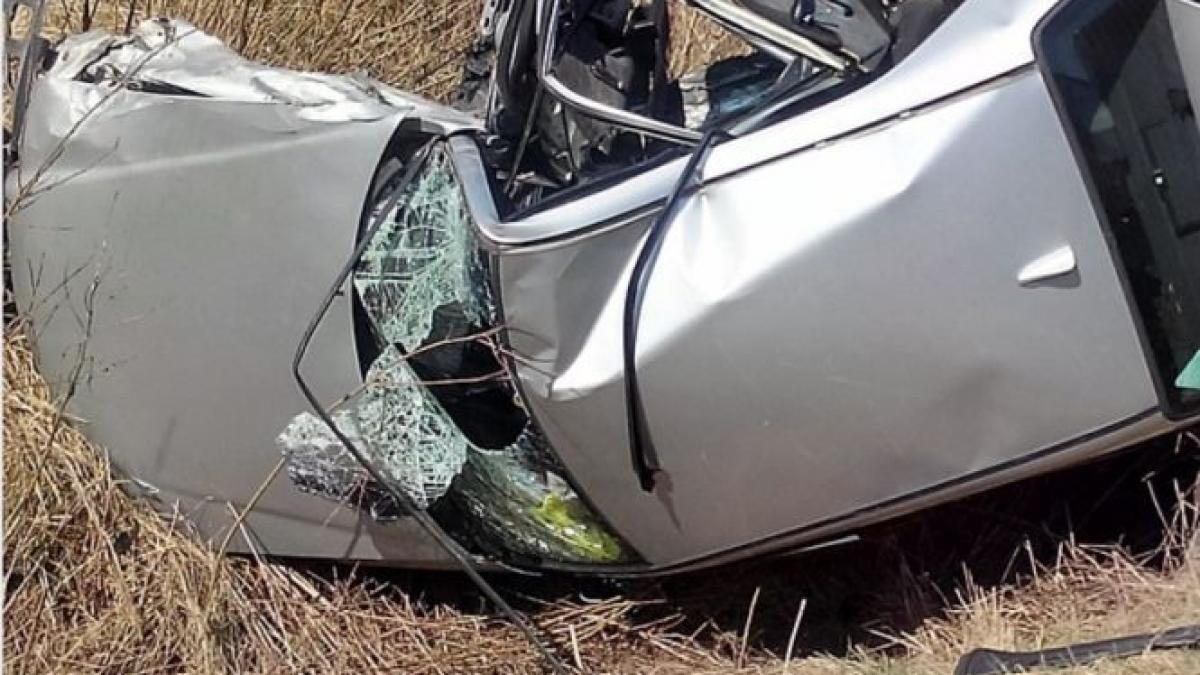 carnagiu pe e85 un mort si cinci raniti dupa ce doua masini s au ciocnit frontal