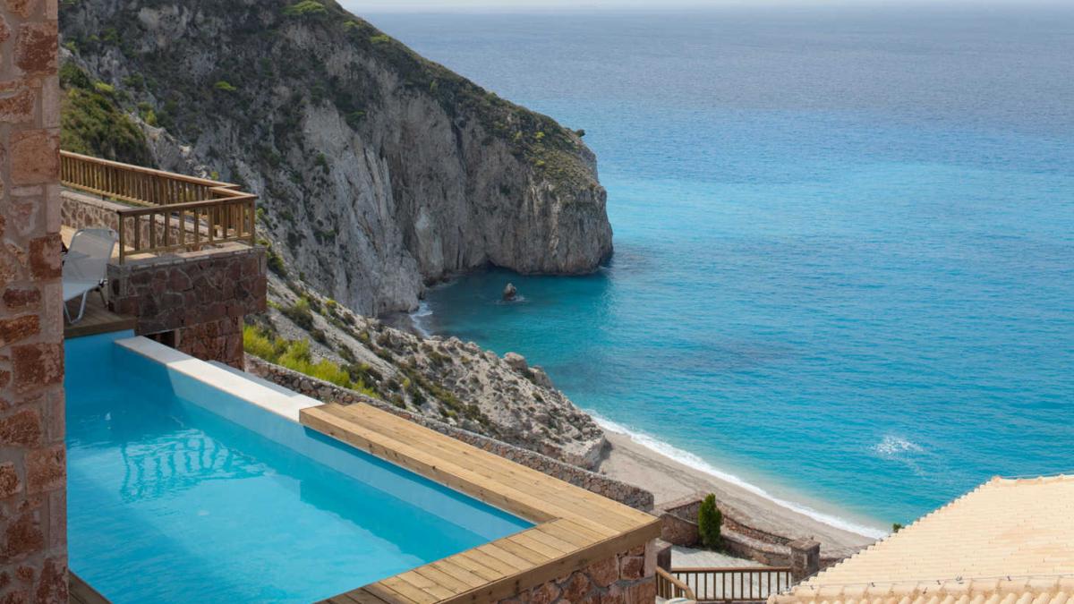 5 statiuni pe litoralul marii ionice de vazut in aceasta vara