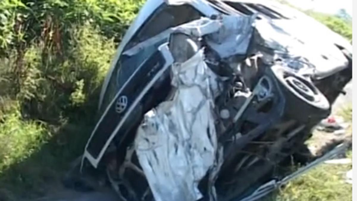 accident grav pe dn1h 16 persoane au ajuns la spital dupa impactul unui microbuz cu o autoutilitara