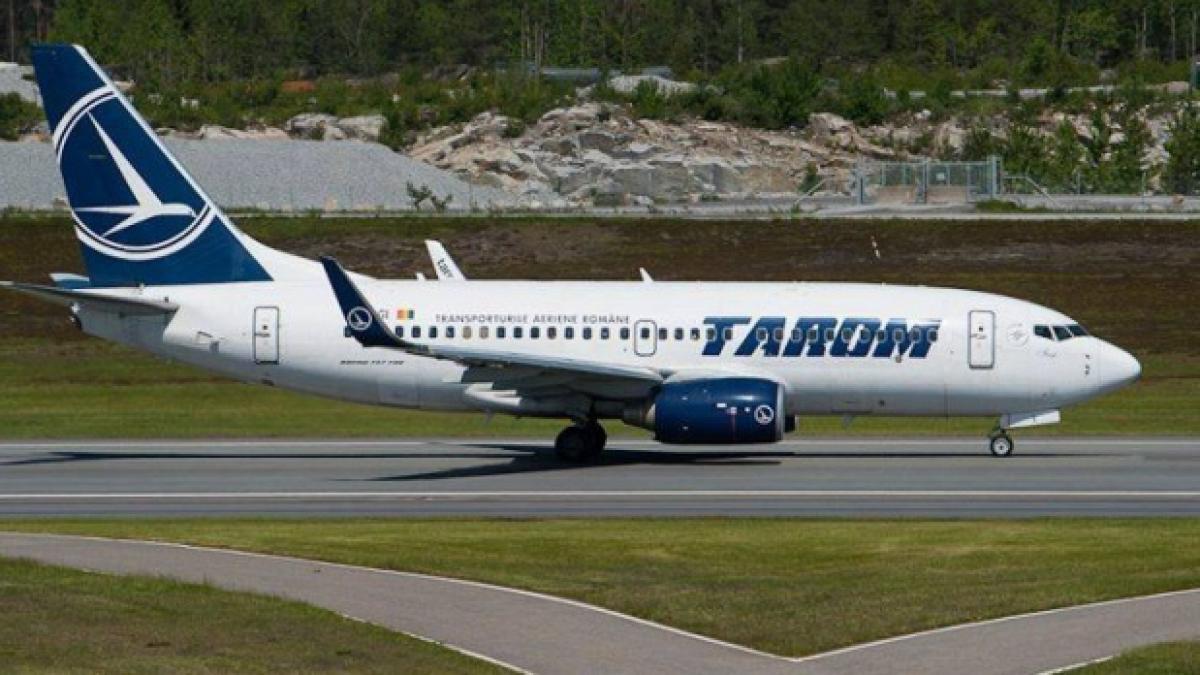 incident pe aeroportul din iasi un avion tarom a ramas la sol