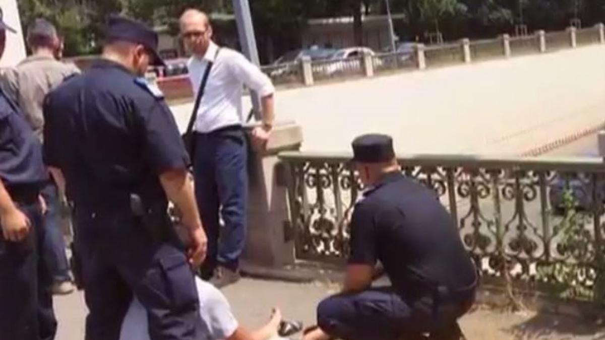 tentativa de sinucidere langa guvern