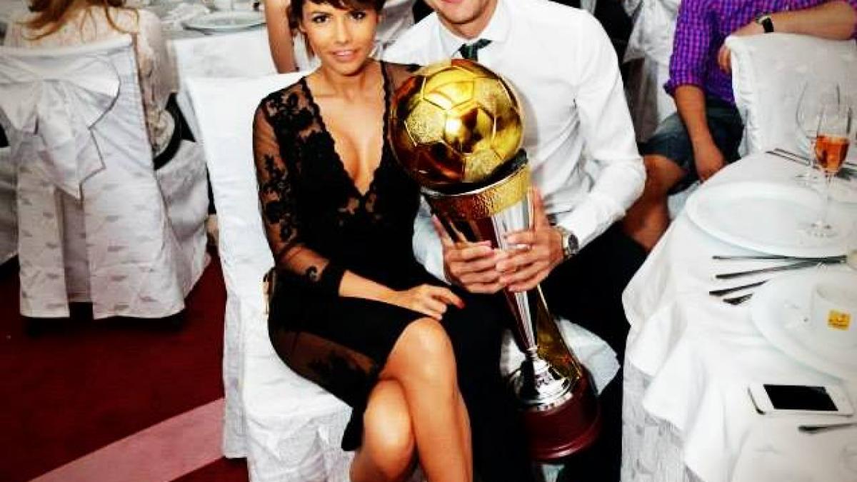 arata minunat cand s au cunoscut cum s a afisat acum iubita lui tatarusanu la plaja dupa doua