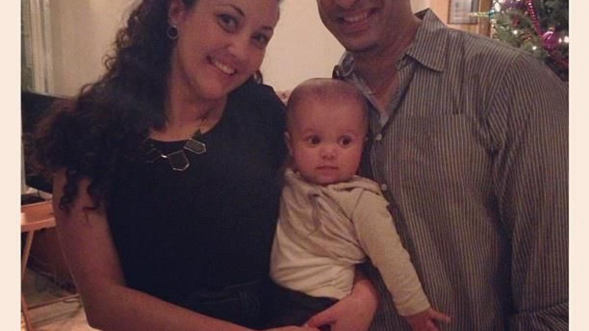 pare o femeie normala dar ascunde un secret ingrozitor intr o noapte a luat o foarfeca si sotul meu