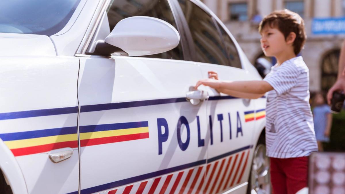 povestea cu politisti care a devenit virala pe internet finalul este altfel decat v ati astepta