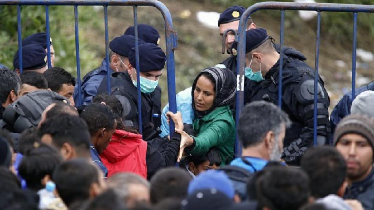 angela merkel afirma ca in europa au fost introdusi teroristi in mod clandestin odata cu refugiatii