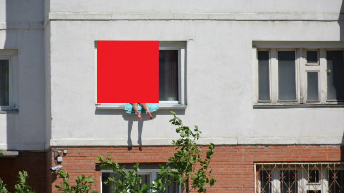 a vrut sa se bronzeze cu orice chip chiar si de acasa cum a iesit la soare femeia asta a uimit toti